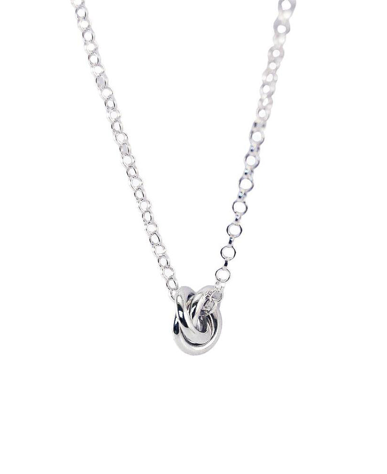 silverhalsband med liten knut
