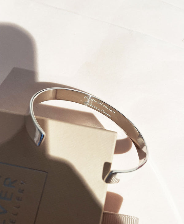 Armband med invändig gravyr