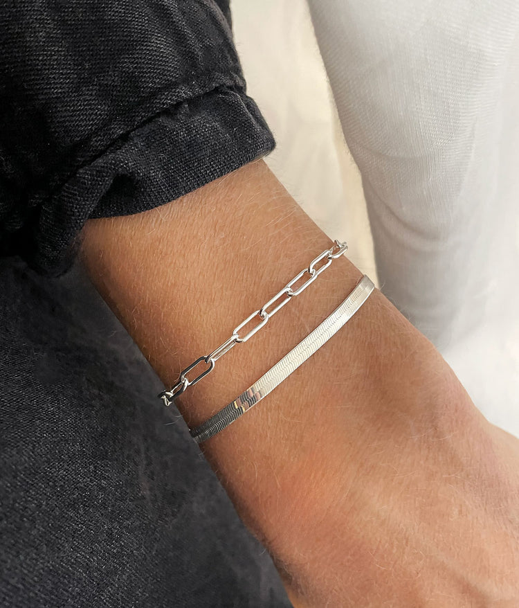 ARMBAND MED PLATT ORMKEDJA I SILVER