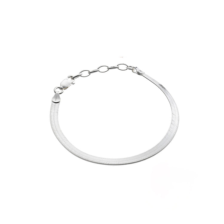 armband med platt snakekedja i silver.