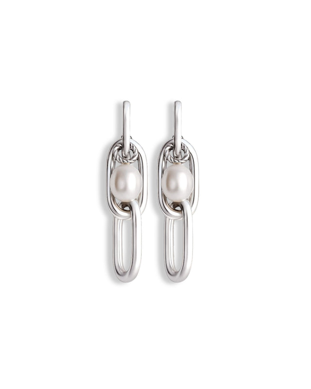 Hängande örhängen med kedjor och pärlor i äkta silver.