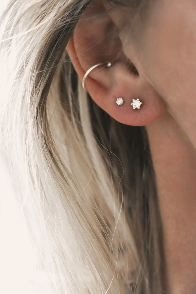 Julie Single Diamond ear stud