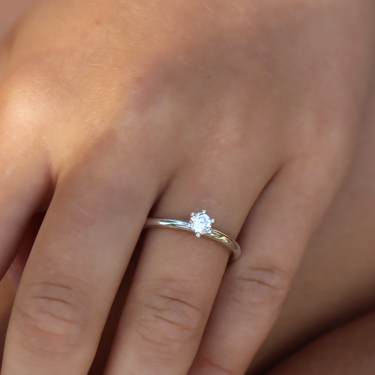 Julie Diamond Ring Beautiful diamond ring in silver