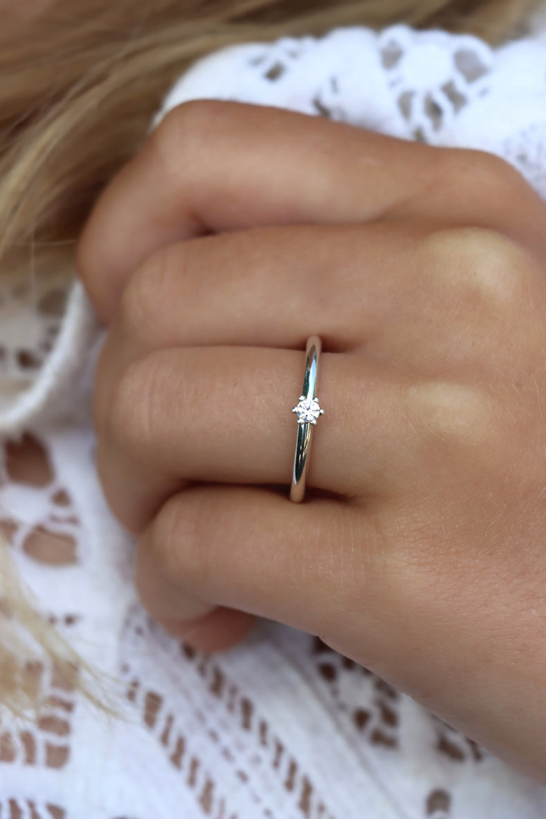 Julie Diamond Ring 0.10 ct.