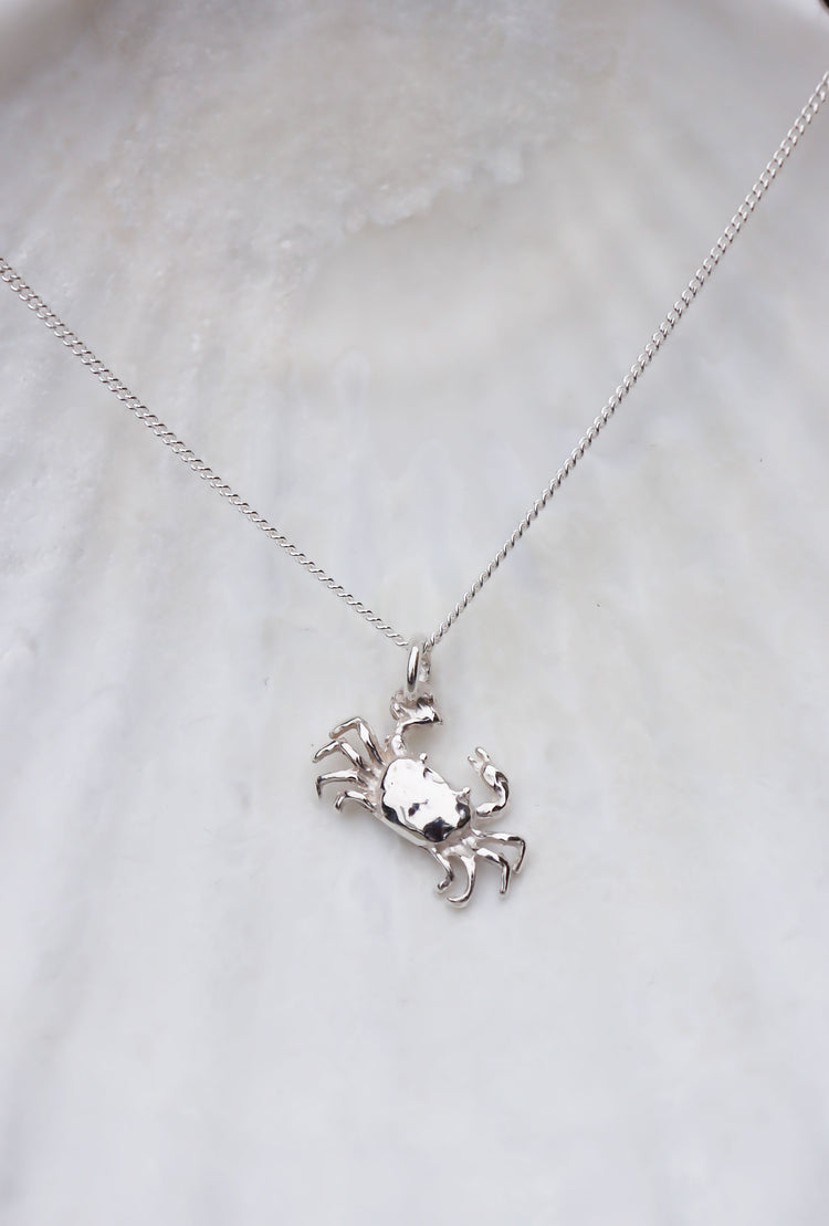 Summer Edition Crab necklace, silver