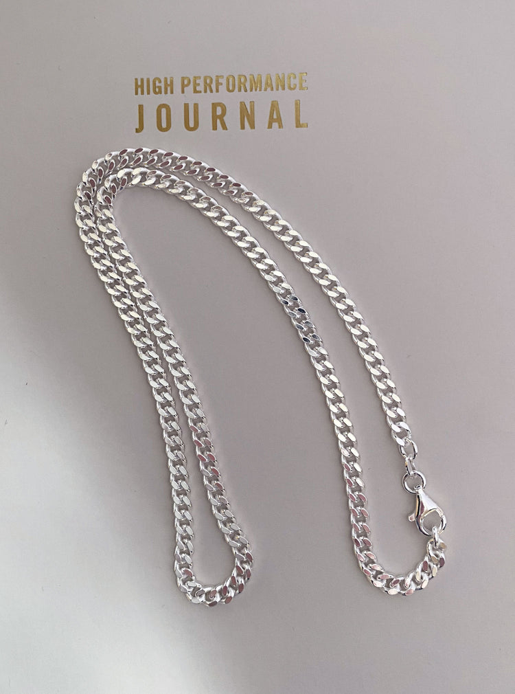 Bred pansarkedja I silver.