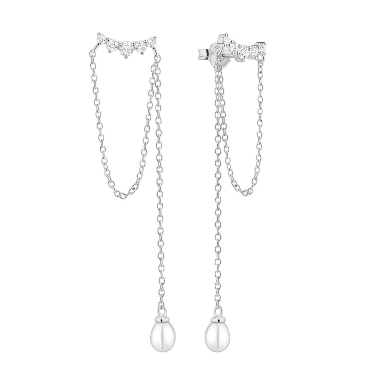 Örhängen med långa kedjor, gnistrande kristaller och pärlor.