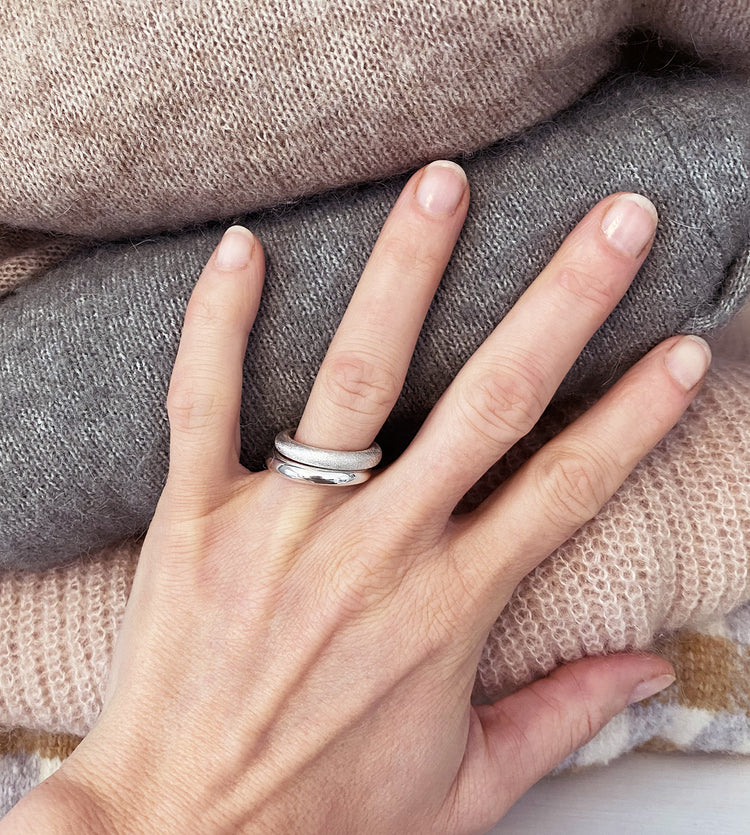 Mila Combo Ring stack 4 mm rings Frost/Polished