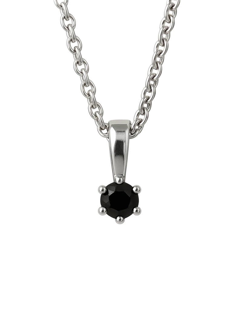 Halsband med svart diamant.