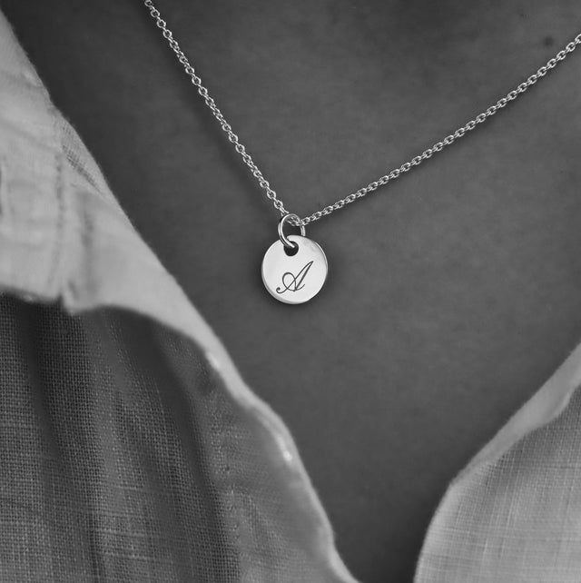Letter necklace silver, Engraved letter A-Ö, Writing style