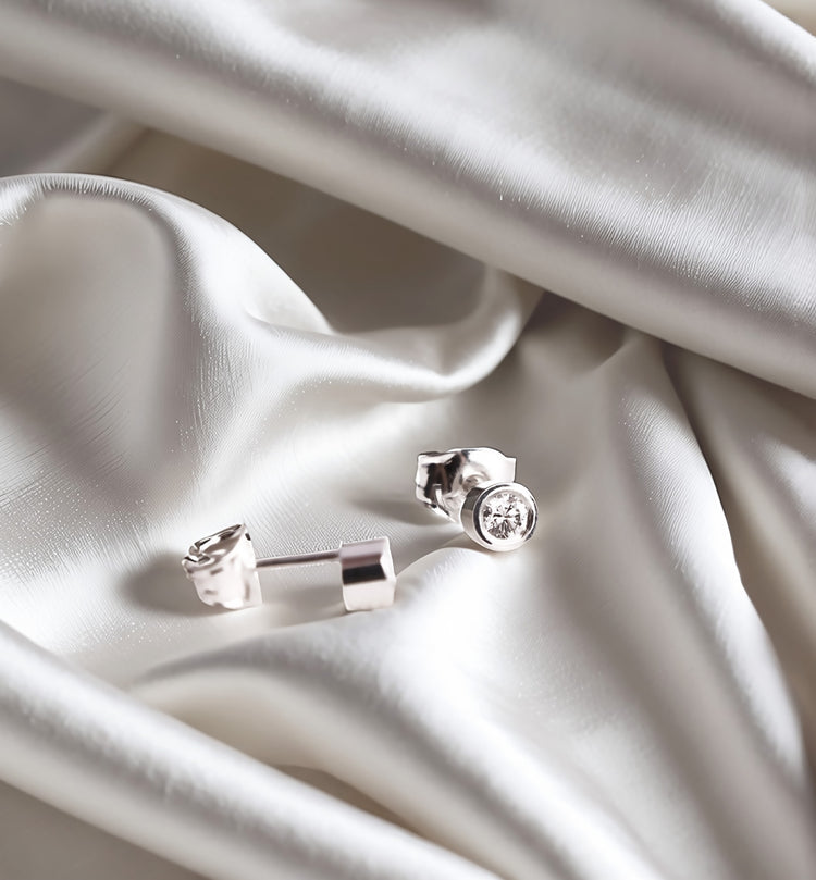 Minou Diamond earrings 0.10 ct