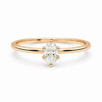 Ring i 18k. guld med oval diamant