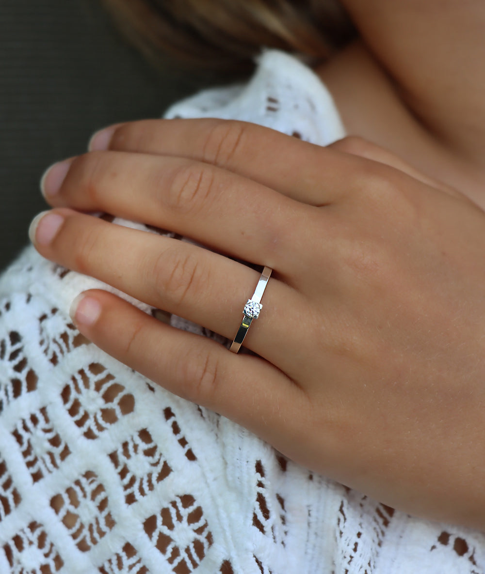 Monet diamond ring | Silver ring with 0.10 ct diamond. – Mila Silver