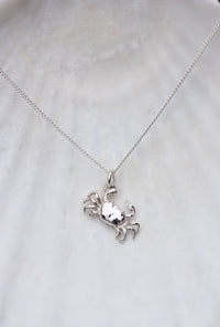 Summer Edition Crab necklace, silver