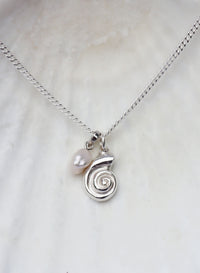 Summer Edition Shell &amp; Pearl necklace, silver