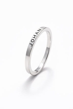 Silverring till dam med utvändig gravyr - namn