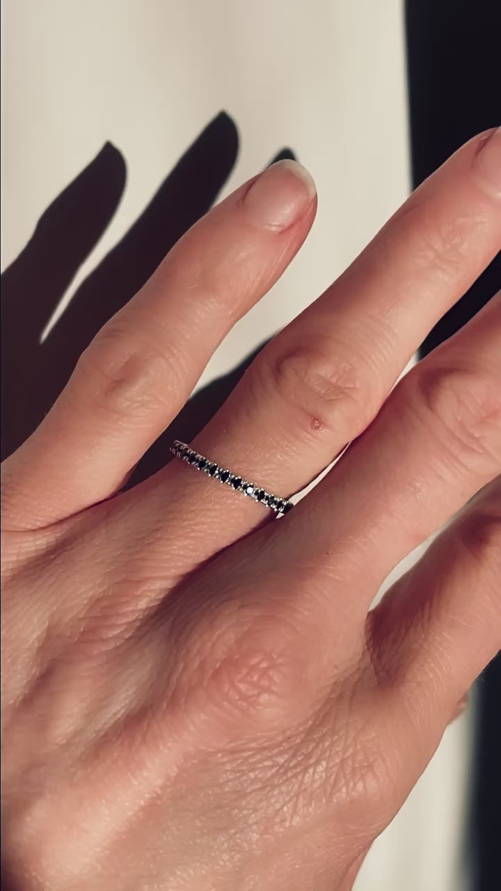 Wedding / Engagement Rings Couple | Elise + Plain ring, Black diamonds