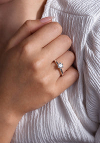 Förlovningsring i silver med 0,5 ct. diamant