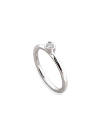 Sample rings before buying a diamond ring