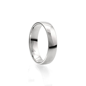 Förlovningsring i silver till herr. 5 mm bred med lätt kupad form. 