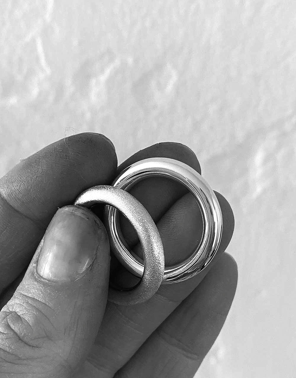 Mila Combo Ring stack 4 mm rings Frost/Polished