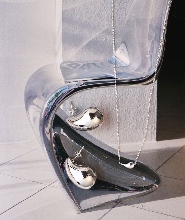 Drop Large Silver Earrings | Campaign
