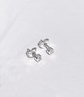 Silverörhängen med diamanter. 